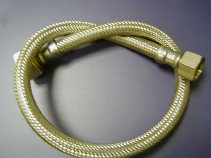 Гибкий шланг DN8 3/8" - 1/2". De Dietrich 300010820