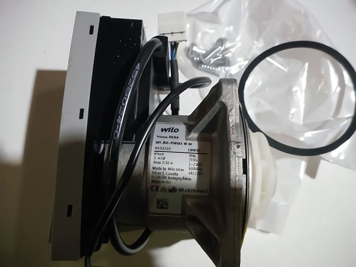 Энергосберегающий насос UPM3. De Dietrich 7703779