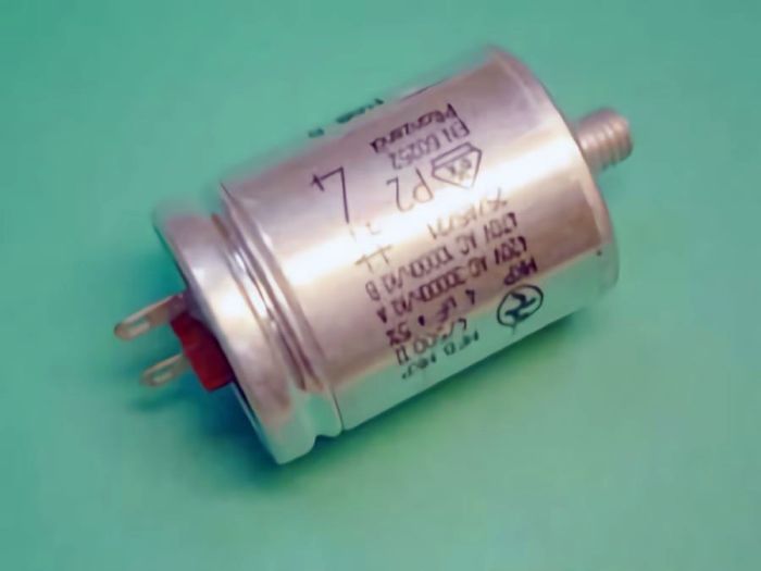 Конденсатор 8mF -420V- 470V G30-4S. De Dietrich 97951055