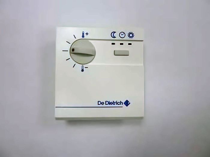 Упрощенное ДУ с датчиком комнатной температуры FM52. De Dietrich PR85757747