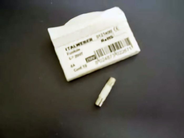 Плавкий предохранитель 4AT (с задержкой) 24 ВMCBA. De Dietrich 14510